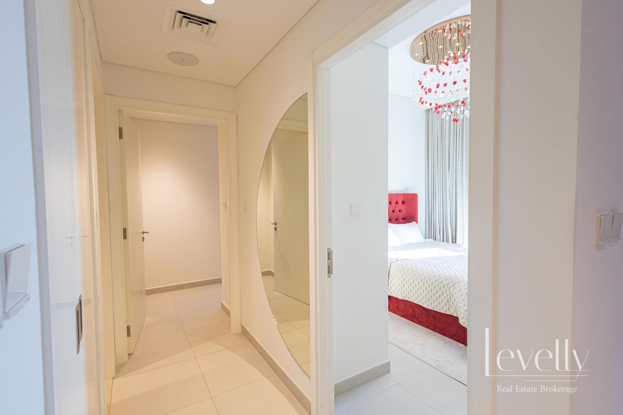 Spacious Modern 2br With Partial Burj Khalifa View Appartement *